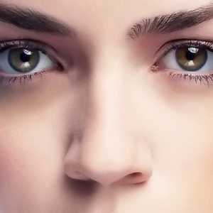 Důvody pro výskyt modřin pod očima, a jak se zbavit