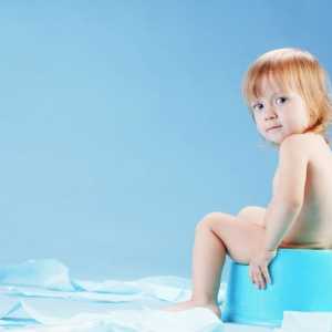 Tmavě zelená židle u kojenců: standard nebo patologie?