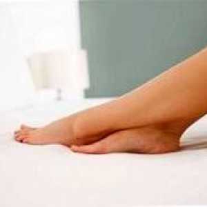 Jak se zbavit akné na nohou doma