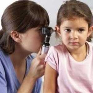 Jak mohu zkontrolovat dítěte sluch?