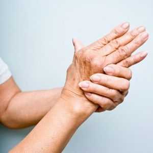 Roztržení cévy v náručí: Možné příčiny, léčení křehkosti a kapilární křehkost