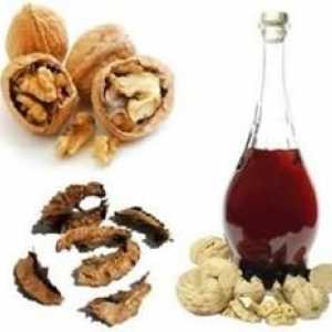 Tinktura příčky vlašské ořechy jako lék na nemoci shchitovidki