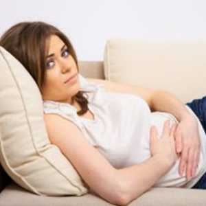 Je to normální bolest břicha během těhotenství?