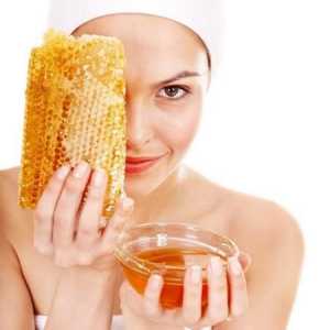 Akné, akné a pupínky zmizí natrvalo z medu „závěsu“!